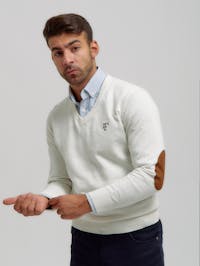 V-neck sweater with elbow patch | Crudo