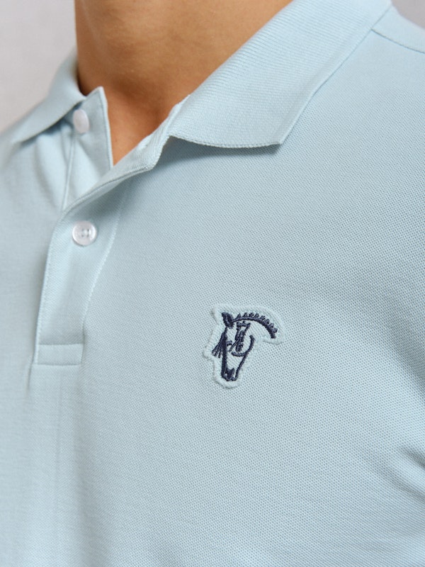 Polo Básico com Detalhe Patch | Celeste