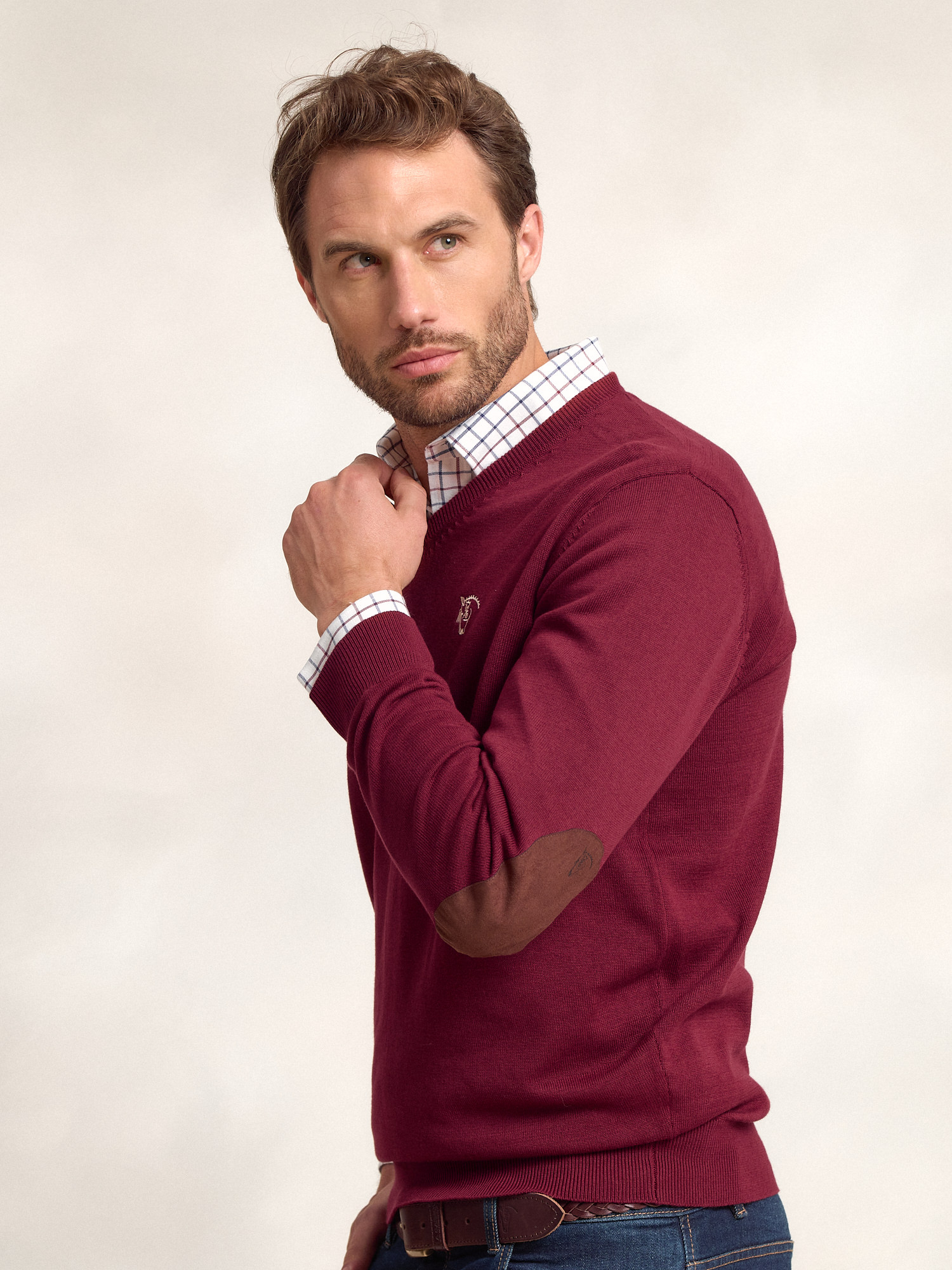 V-neck sweater with elbow patch | Burgundy