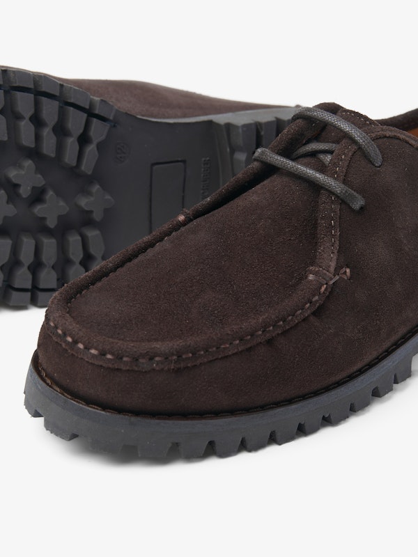 Sapato com atacadores