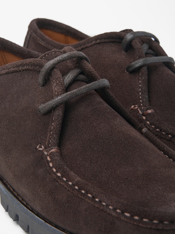 Sapato com atacadores