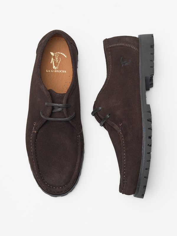 Sapato com atacadores